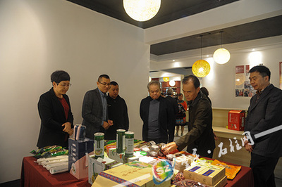 市慈善总会刘光磊一行来石柱调研脱贫攻坚等工作